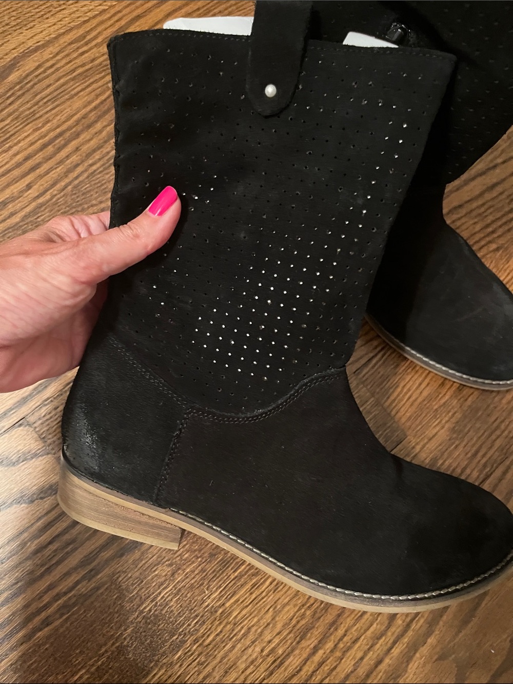 Black upper leather boots. Size 9